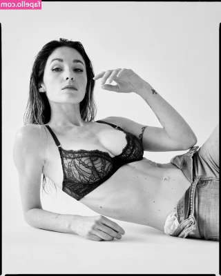 Ophelie Poisson [ ophelie-poisson-1 ] - I know you devour my ass with your 😍eyes😍 In facts, I love to