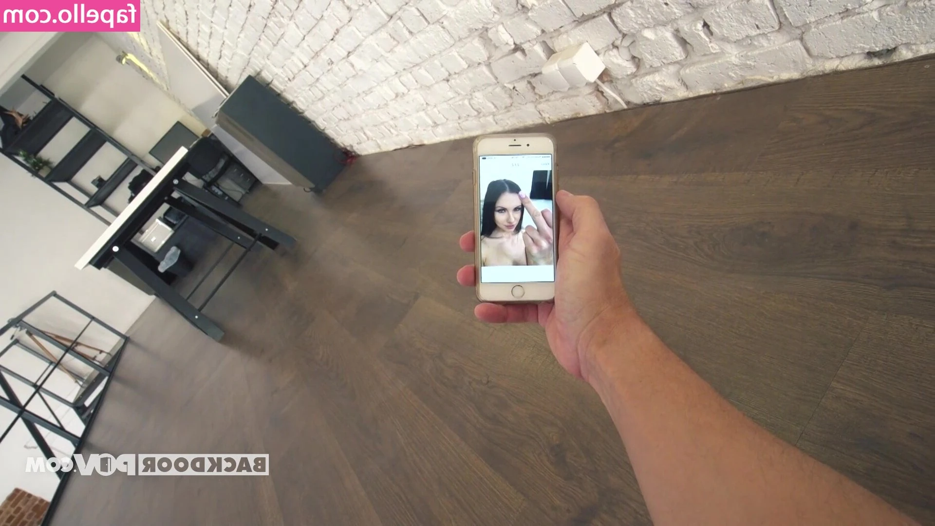 Sasha Rose [ sasha-rose ] - He thrusts his crotch out and flips his hips.