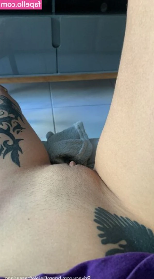 Alguem Tem Da [ alguem-tem-da ] - I love cumming 💦🥵💦, watch my videos right now, what are you