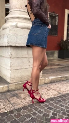 Claudia Magnabosco [ claudia-magnabosco ] - Would you fu k me in the toilets at a wedding