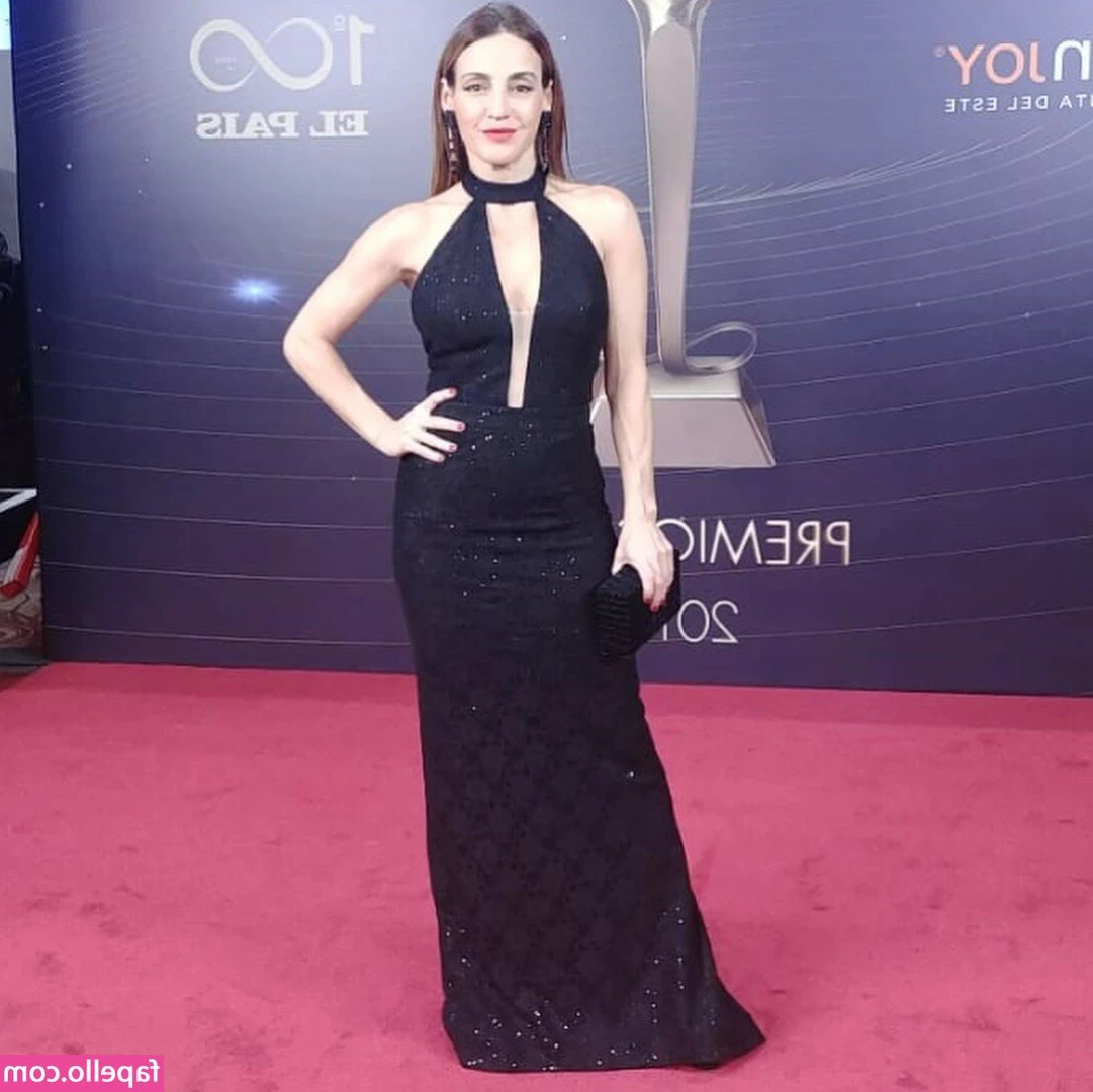 Eleonora Wexler [ eleonora-wexler ] - Stream started at 11/16/2023 02:31 am  Edging stream - come say hi :D
