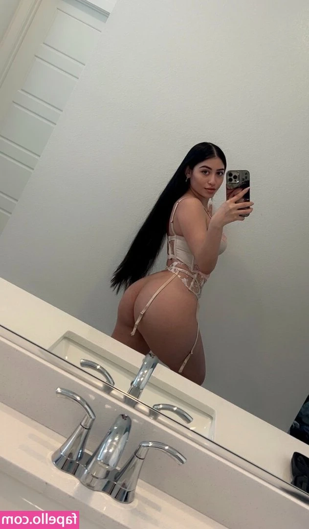 Alia Diaz [ alia-diaz ] - Can I sit on your face, babe? 🍑