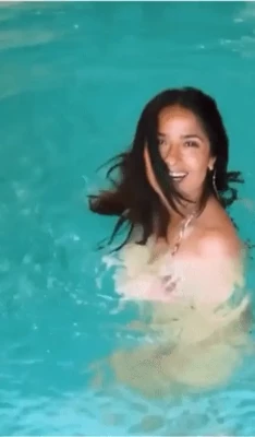  [ salma-hayek ] - Want to lick my naked body