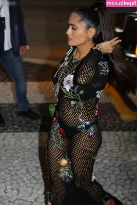 Salma Hayek [ salma-hayek ] - May i be your valentine