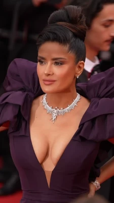 Salma Hayek [ salma-hayek ] - Going to bed   Good night my lovely until tomorrow where I ll be