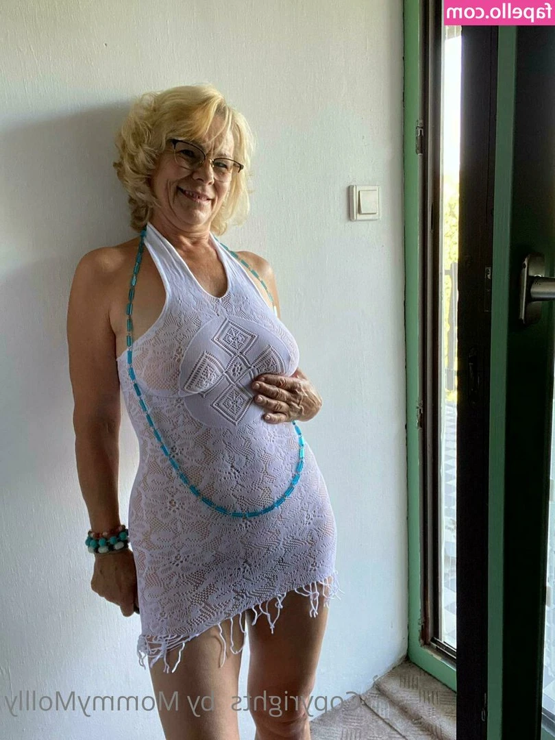 Mommymollly [ mommymollly-1 ] - Are you available to me? 🤭🤪💦