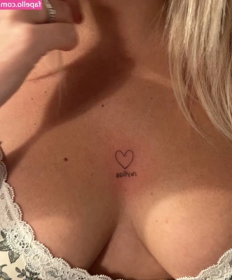 ally_breelsen [ ally-breelsen ] - Happy Vanetine’s Day 🖤 I sent you a sexy Valentine in the DMs