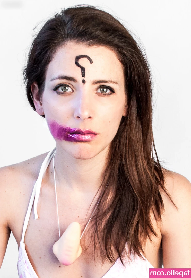 Lucie Pohl [ lucie-pohl ] - need my face fucked like rn rn >.<