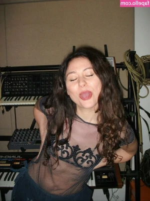 Eliza Sophie Caird [ eliza-sophie-caird ] - I need to know something! Like this post and DM me if you ever jerked
