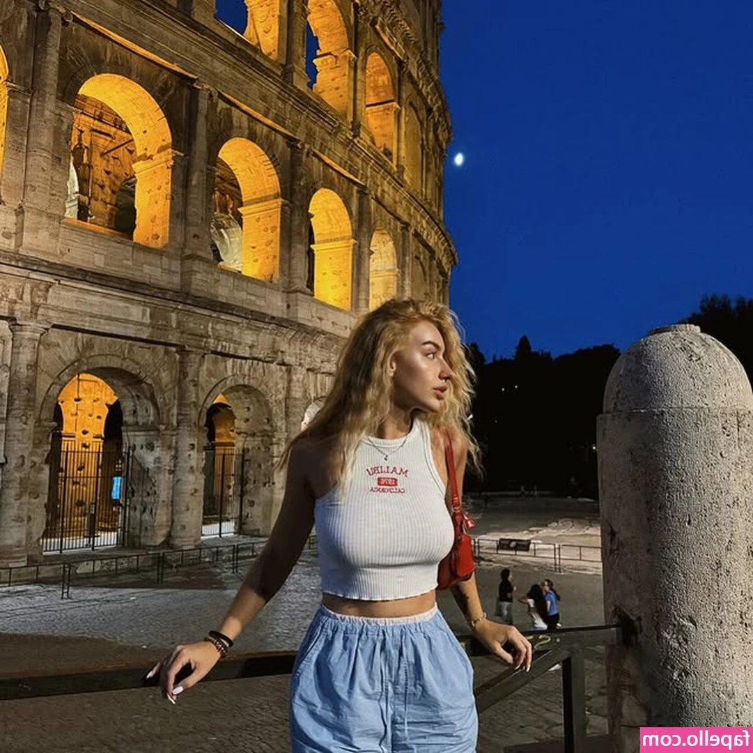 li.xx__ [ li-xx ] - Had a quick fuck while on a walk, hope you enjoy 🥰  (Now that