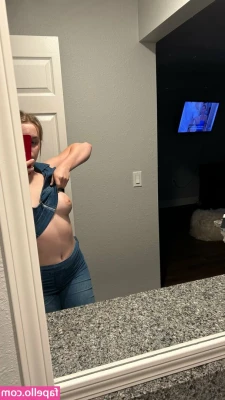 Lissom - Kiss Me I’m Naked. 💋