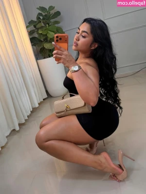 Alba Rosario [ alba-rosario ] - Oh looky, ur gf 👀