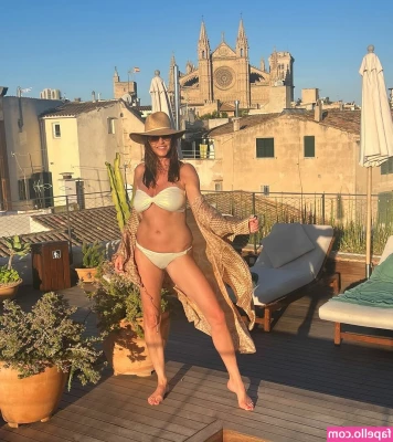 Lisa Snowdon [ lisa-snowdon ] - Probably some of my favorite underwear right here for how I look in