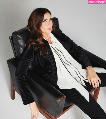 Lisa Snowdon [ lisa-snowdon ] - Booty vibes on set for Only Tease... Moves so smooth!  It's just how