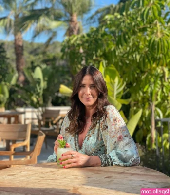 Lisa Snowdon [ lisa-snowdon ] - Put it in my mouth Daddy  Check DMs I sent you something