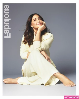 Lisa Snowdon [ lisa-snowdon ] - And Just Like That Tiddy Tuesday Rolls Back Around