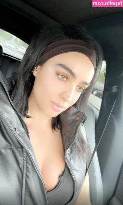Sommer Ray [ sommer-ray ] - Waiting out the storm and getting my workout in the living room    