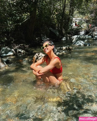 Leah Lewis [ leah-lewis ] - Bottom feeder.....