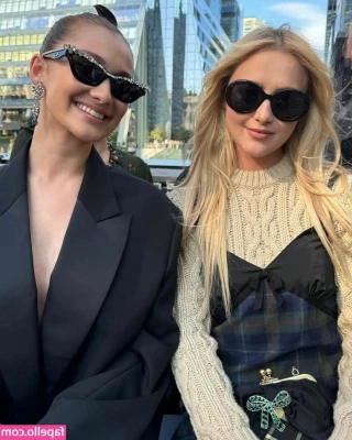 Kathryn Newton [ kathryn-newton ] - ✨✨A DAY TO GIVE THANKS AND GIVE IN TO DELICIOUS INDULGENCES!