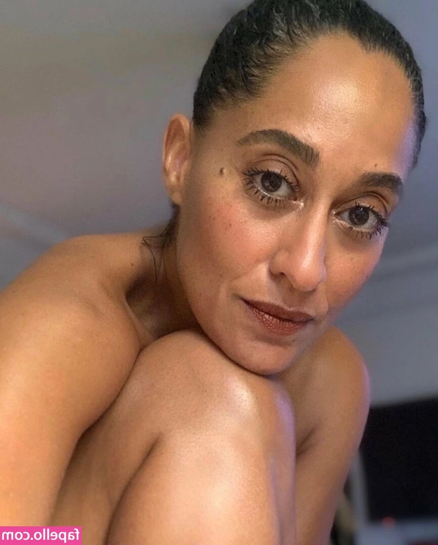 traceeellisross - I was showering and was kind of wishing I had someone sitting in my