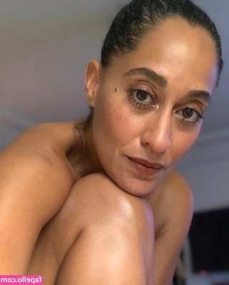 traceeellisross - I was showering and was kind of wishing I had someone sitting in my