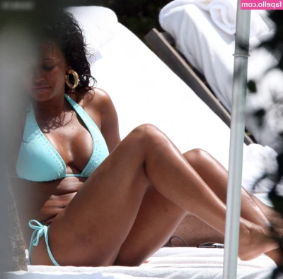 Melanie Brown [ melanie-brown ] - I am waiting for you in my DMs!👅