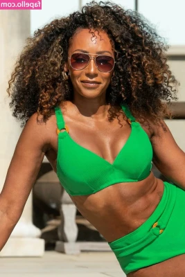 Melanie Brown [ melanie-brown ] - Come nibble on these nipples and make my panties even wetter 💦