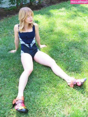 Clara Galle [ clara-galle ] - Feeling very sexy with my new haircut and I love having longer hair