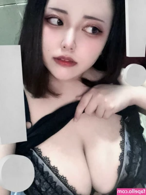 yoshino__sato112 [ yoshino-sato112 ] - What would they do if they saw me like that on the street? 🥵
