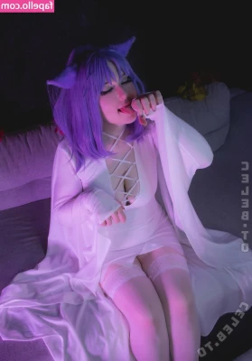 Strelizia666 [ strelizia666-1 ] - She said she loved massaging them “because they’re so soft and
