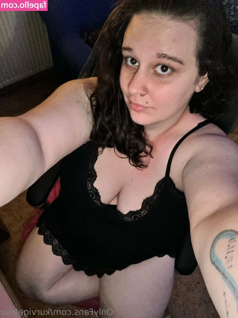 sweetgirl-19 - Say hello to Celeste, fetish Queen who is here to serve your