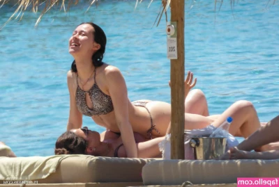 Aurora Ramazzotti [ aurora-ramazzotti ] - @dfwknight owns my married pussy after this weekend together. He felt