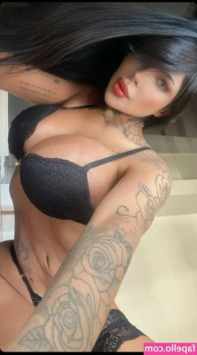 Amanda Milion [ amanda-milion ] - all that's missing is some big tits and beer