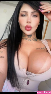 Amanda Milion [ amanda-milion ] - Someone sent me a message asking if i still have a big clit !