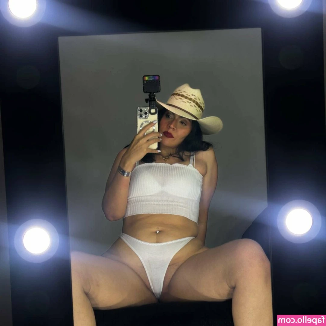 mendoza_duno [ mendoza-duno ] - Subscribers! Enjoy this freebie PUBLIC flip flop dangle JOI at the