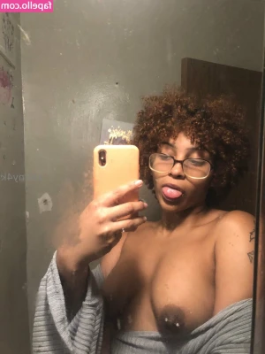 h0rny4k - Just a hint of nip 🤏🏻