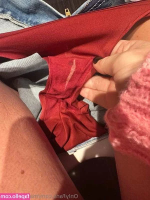 Puzzled Cupcake [ puzzled-cupcake ] - I hope my cute Lil butt makes you feel better! 🍑😋