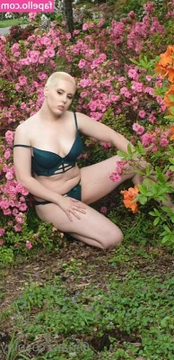 qinara_shadowfoot [ qinara-shadowfoot ] - I’m a bit tied up 😏😉 what would you do? 😏😈