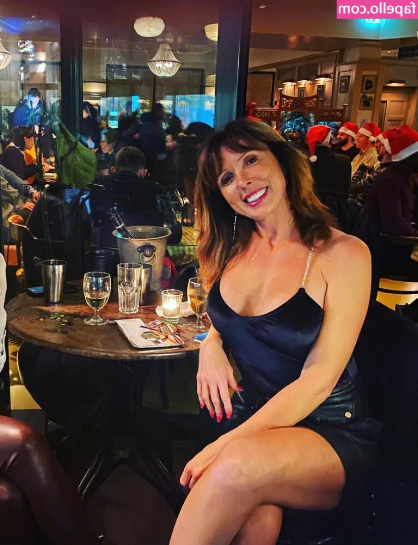 SharonSunshine - Hei bby💋 Vrei să vezi conținut porno adevărat?  Abonează-te pe