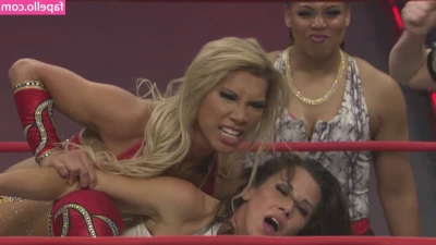 Mickie James [ mickie-james ] - Cuál prefieres   o