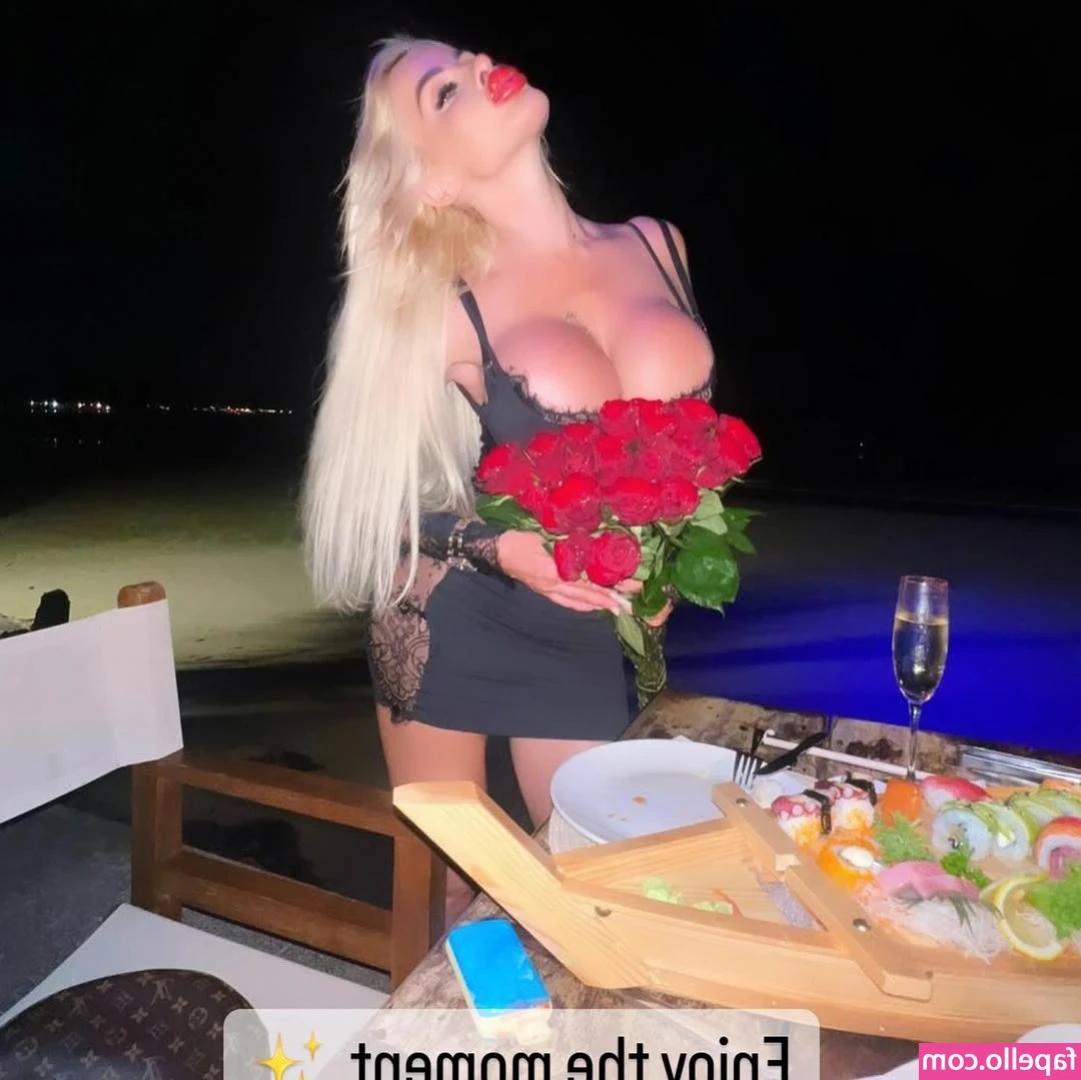 annushka_da [ annushka-da ] - Pics of me unbutton this top :)
