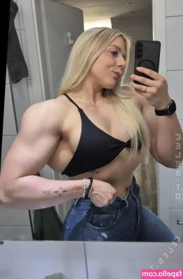 Saskia Haltermann [ saskia-haltermann ] - Working out together and getting each other all riled up! We got