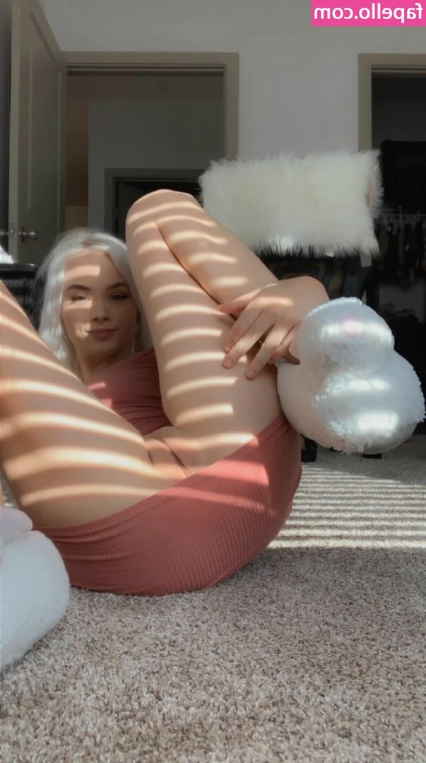 Allyssacream - Like my outfit?
