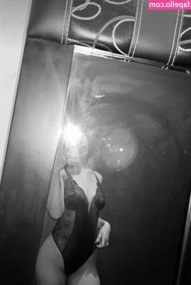 jovisssla - Short hair topless