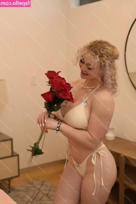 Chloethehokage [ chloethehokage-1 ] - It’s my birthday 🍰 🎂 and I’m thankful to see 40. I am also