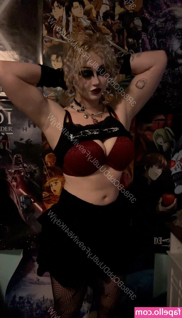 Chloethehokage [ chloethehokage-1 ] - OK who s going to clean me up