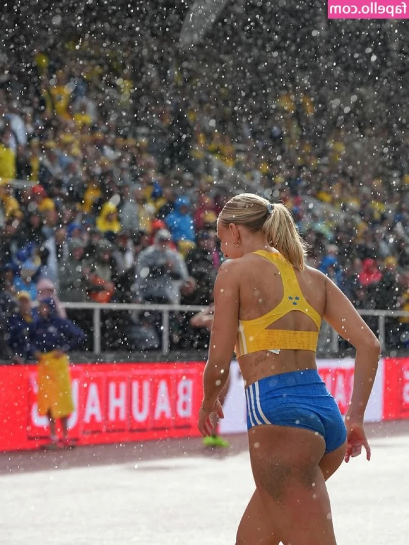 Maja Askag [ maja-askag ] - Last day of the year, as you know the loss of my Twitter account