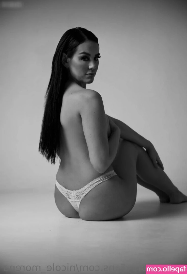 Nicole Morena [ nicole-morena ] - I smile big when I have something inside me!!! 🫣