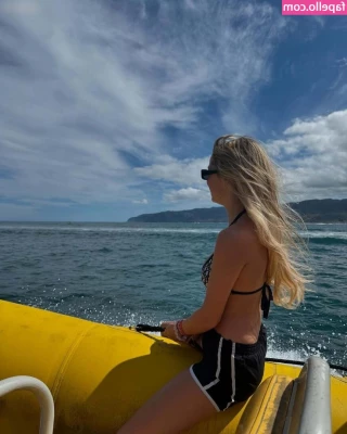 Haliey Welch [ haliey-welch ] - Abre la boca  ahí te van
