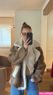 Madelaine Petsch [ madelaine-petsch-1 ] - Livestream (2 hour long) This was supposed to be a calm stream but it